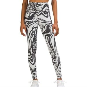 NWT lululemon Swift Speed High Rise Leggings Size 4 28” White / Black Swirl